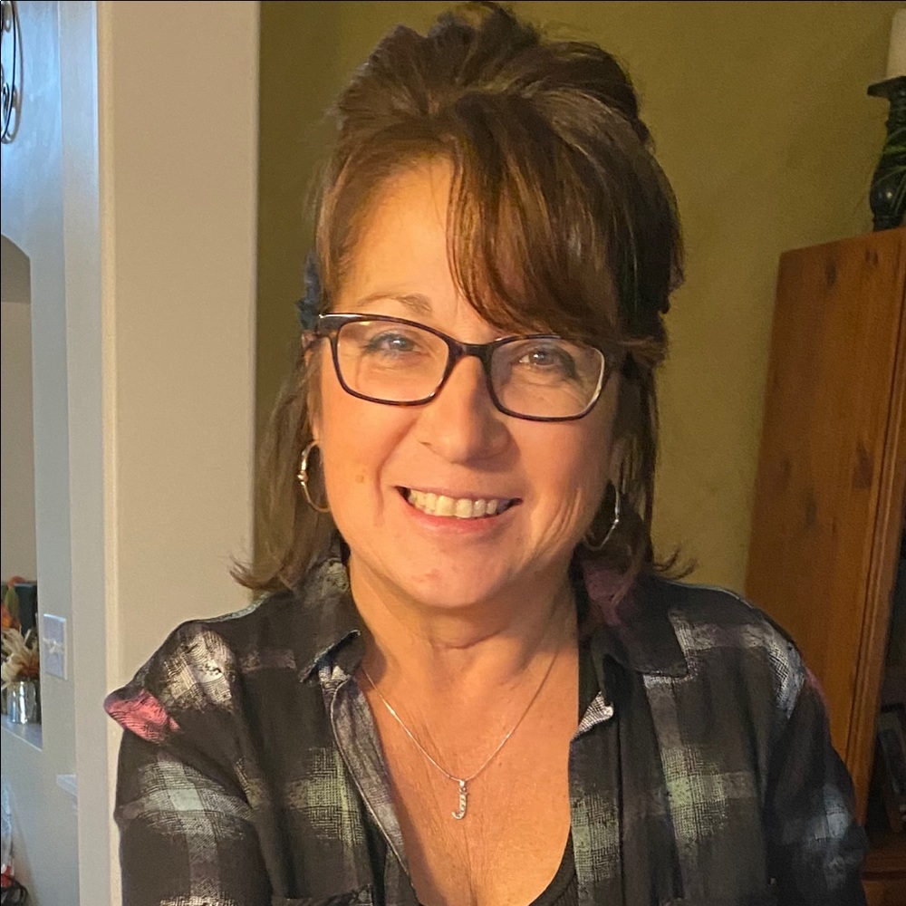 Meet your Posher, Joann